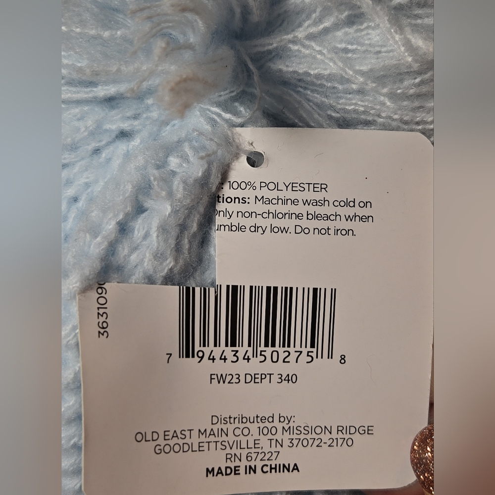 Ladies Chunky Knit Hat  In Light Blue NWT - Picture 4 of 4